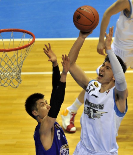 一声掷地有 一声掷地有